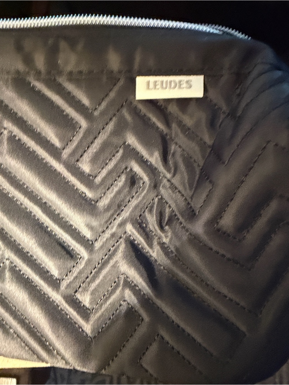 Leudes Quilted Black Cosmetic Pouch